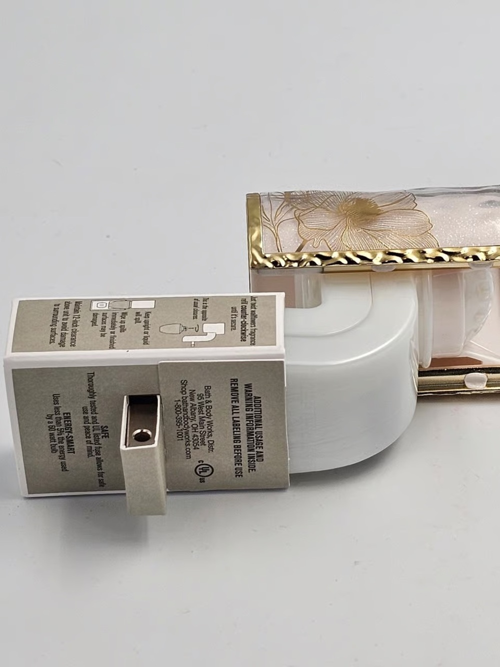 2 for $25 | Bath & Body Works Floral Wallflower Nightlight Plugs | NWT - Picture 13 of 15